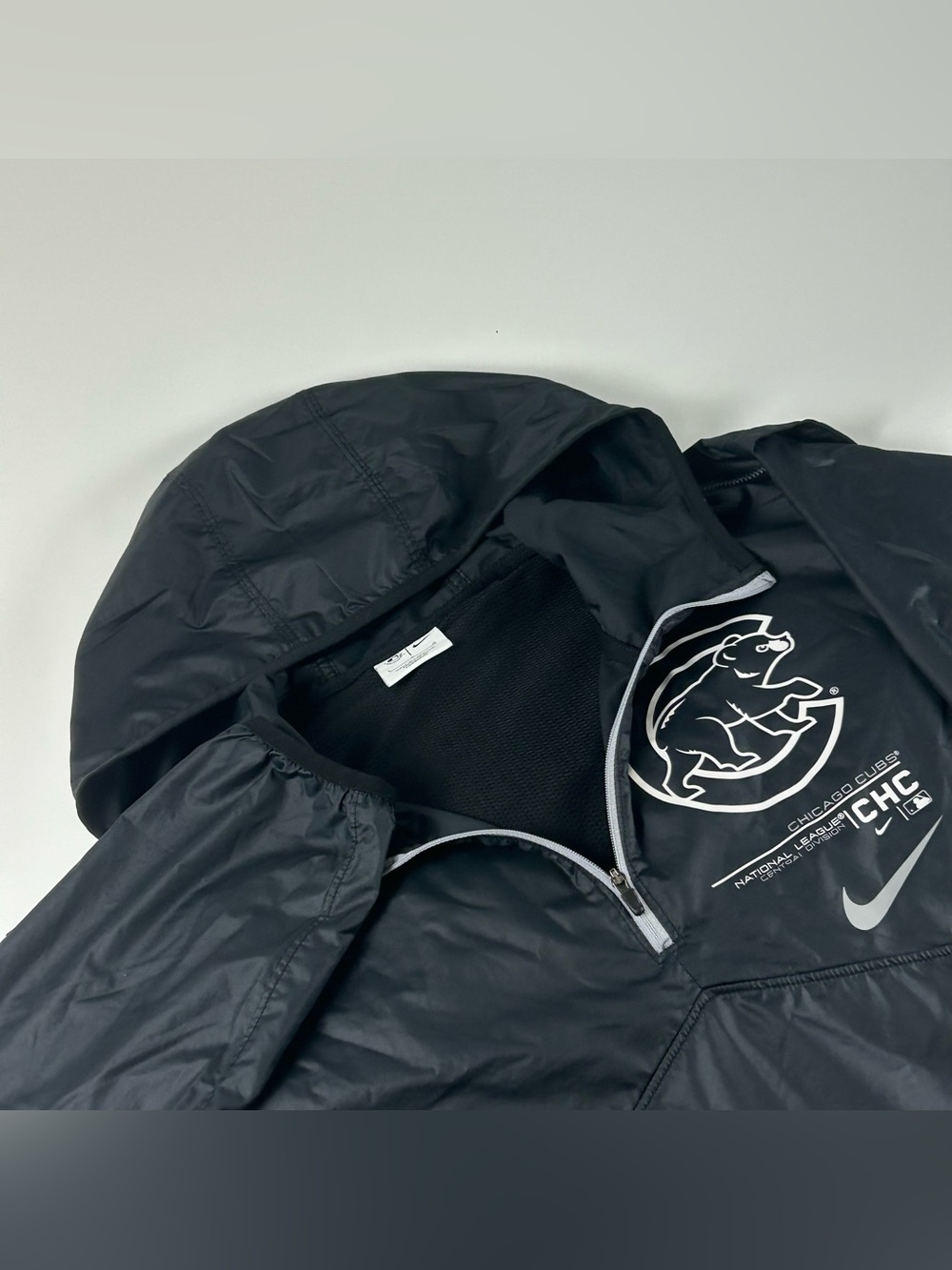 Nike Men’s SZ L Chicago Cubs Authentic Black Night Game Performance Windbreaker